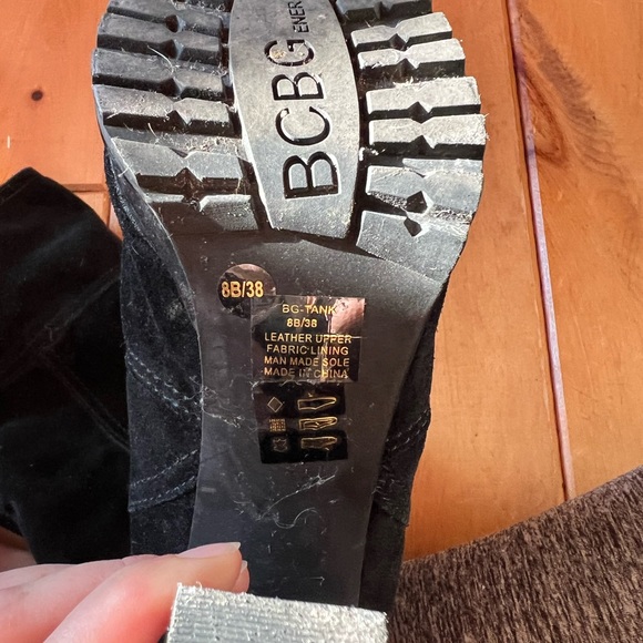 BCBGENERATION Black Real Suede Knee High Boots. Size 8. - Picture 6 of 6